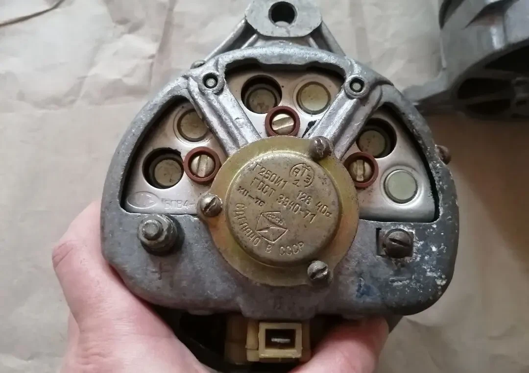 Генератор газ 24, уаз, новый ссср 6