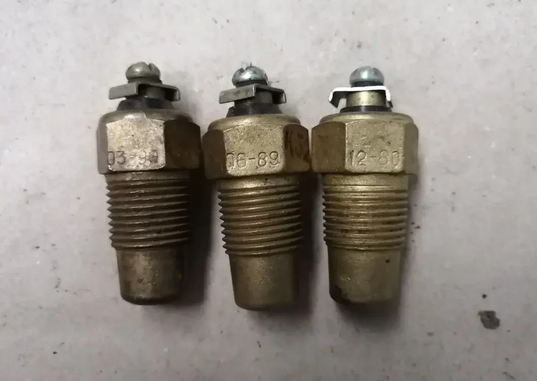 Датчик ТМ-100, газ 2410, 53, 66, новый ссср