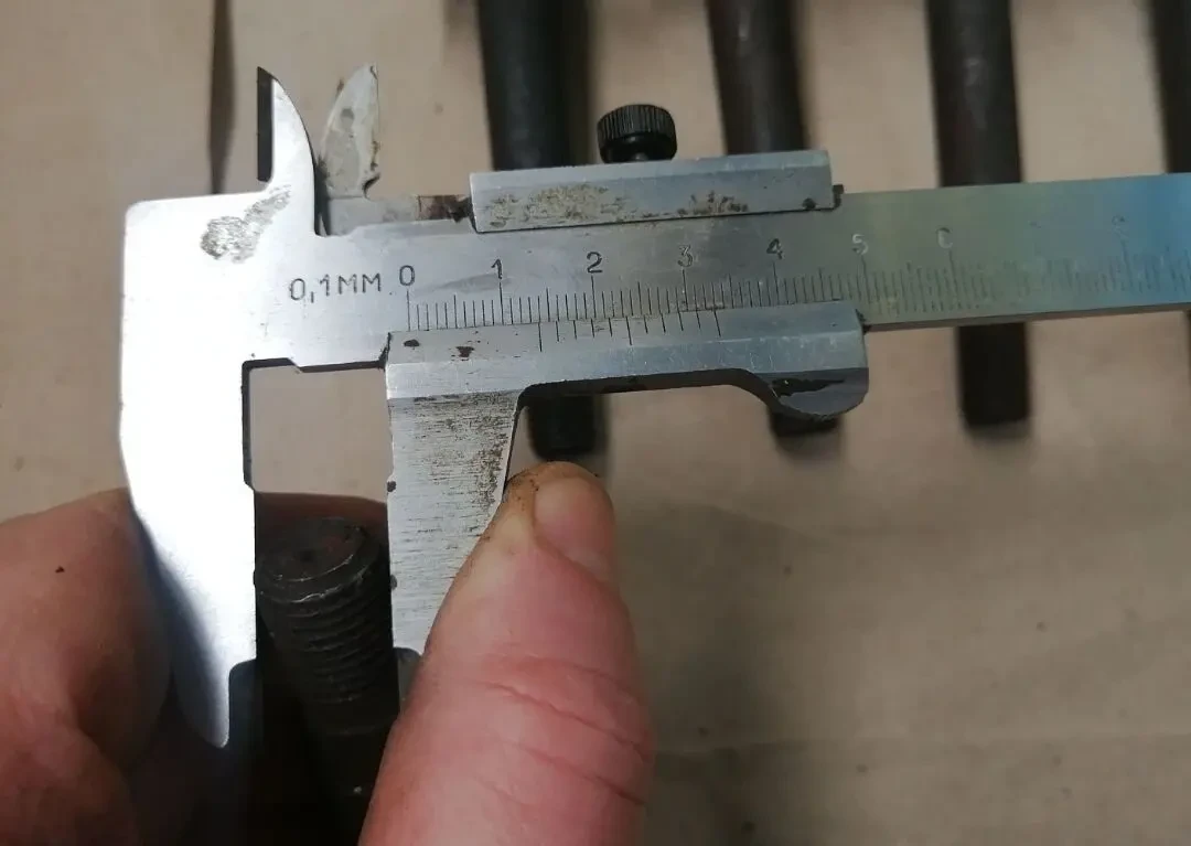 Палец рессоры газ 24, новый ссср 4