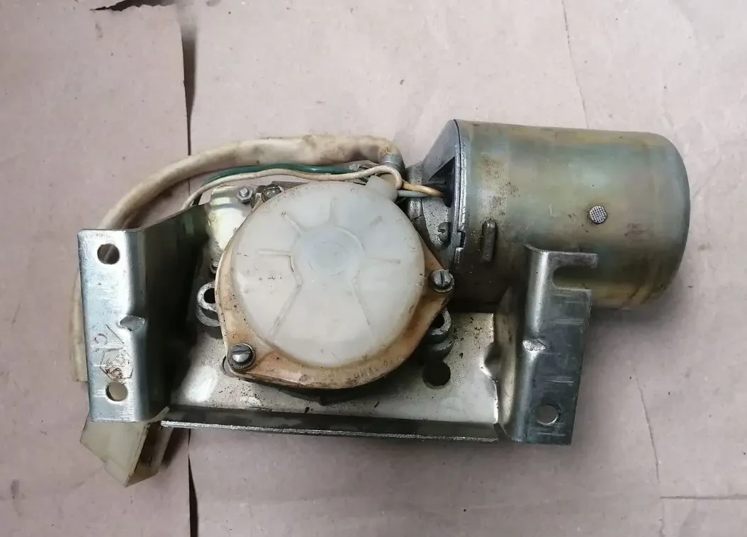 Стеклоочиститель газ 2410, новый ссср 6