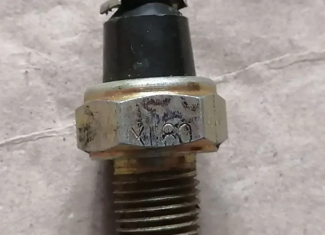 Аварийный датчик масла газ 21, уаз, новый ссср 2