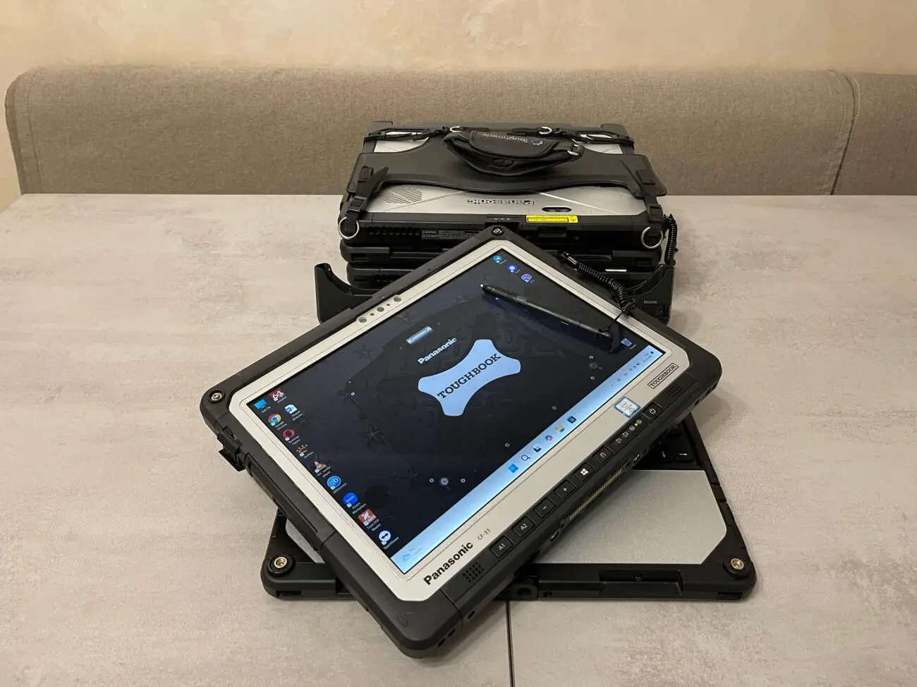 Захищений ноутбук-планшет Panasonic Toughbook CF-33, 12, i5-7300U