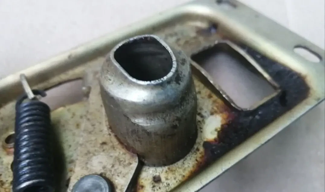 Замок капота газ 21, 24, 52, 53, новый ссср 5