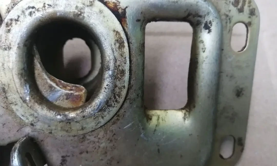 Замок капота газ 21, 24, 52, 53, новый ссср 3