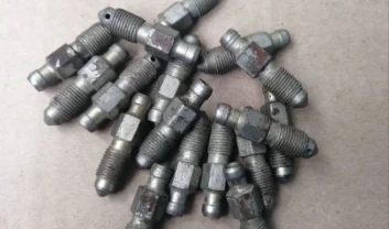 Штуцер прокачки тормозов газ 21, 24, уаз, новый ссср