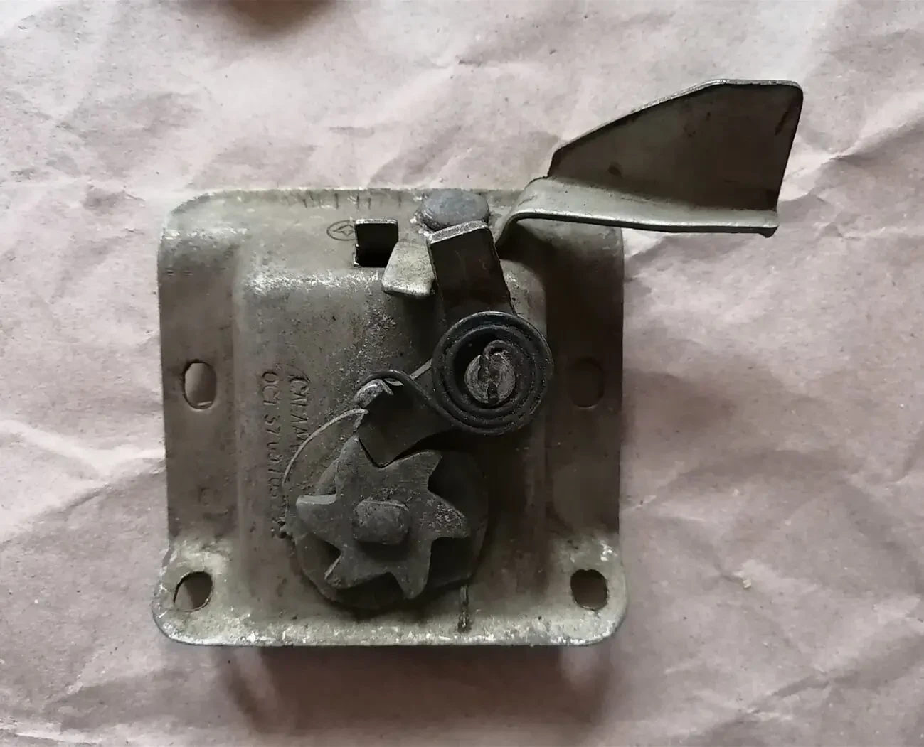 Замок багажника газ 21, новый ссср