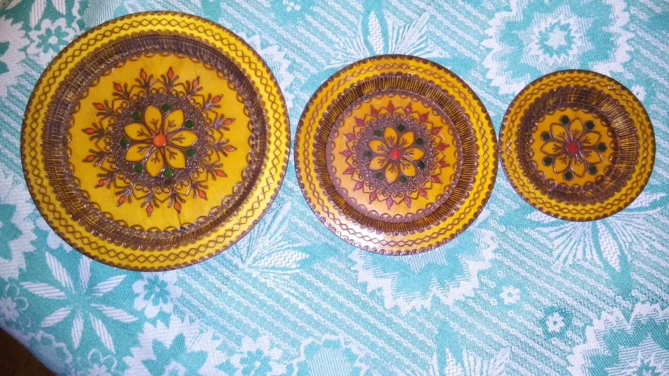 набір тарілок декоративних