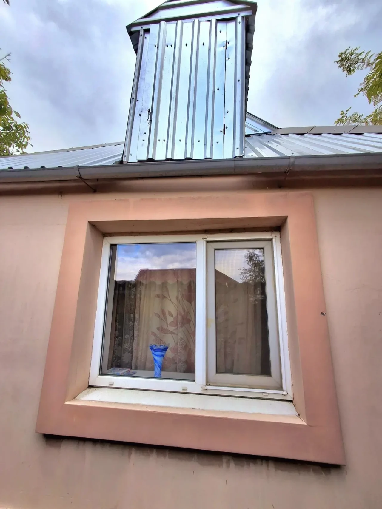 У продажу 5 к. будинок67м2, гараж35м2, 8соток, зуп. 9 военна 8