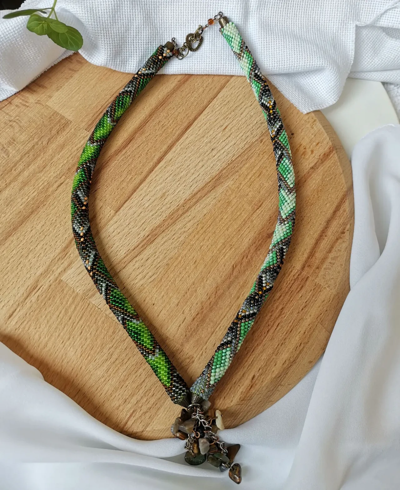 Прикраса із бісеру кольє-джгут Лісова казка 9