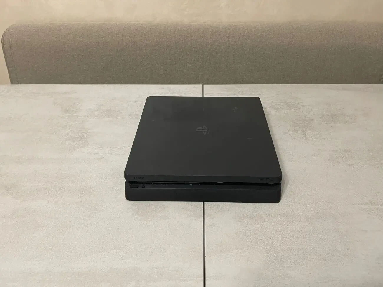 Ігрова приставка Sony Playstation PS4 CUH-2215B Slim, 500GB