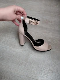 Босоніжки жіночі, шкіра