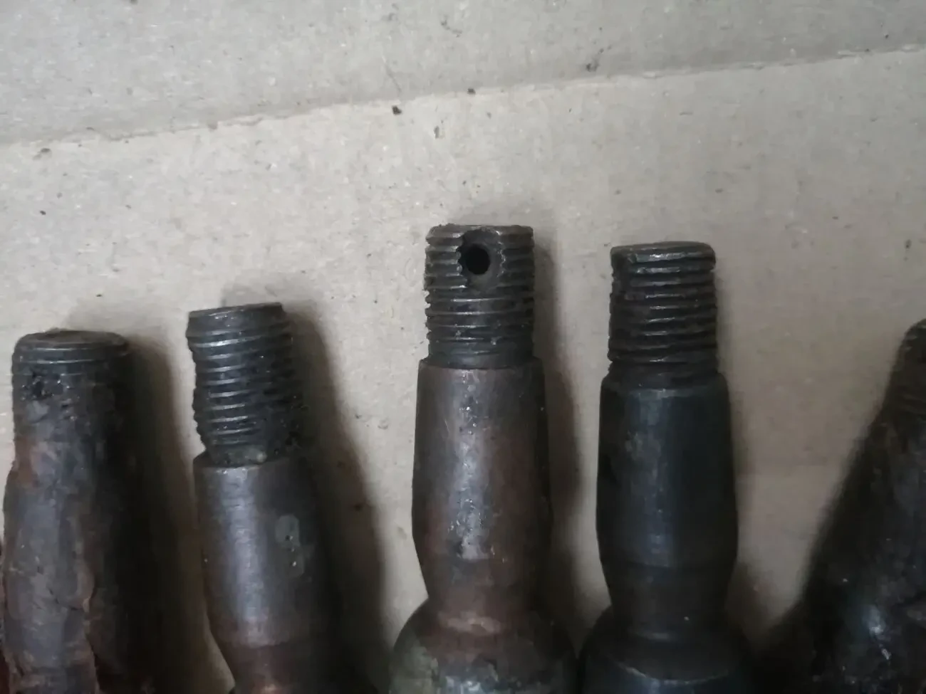 Пальцы рулевые газ 69 новые ссср 2