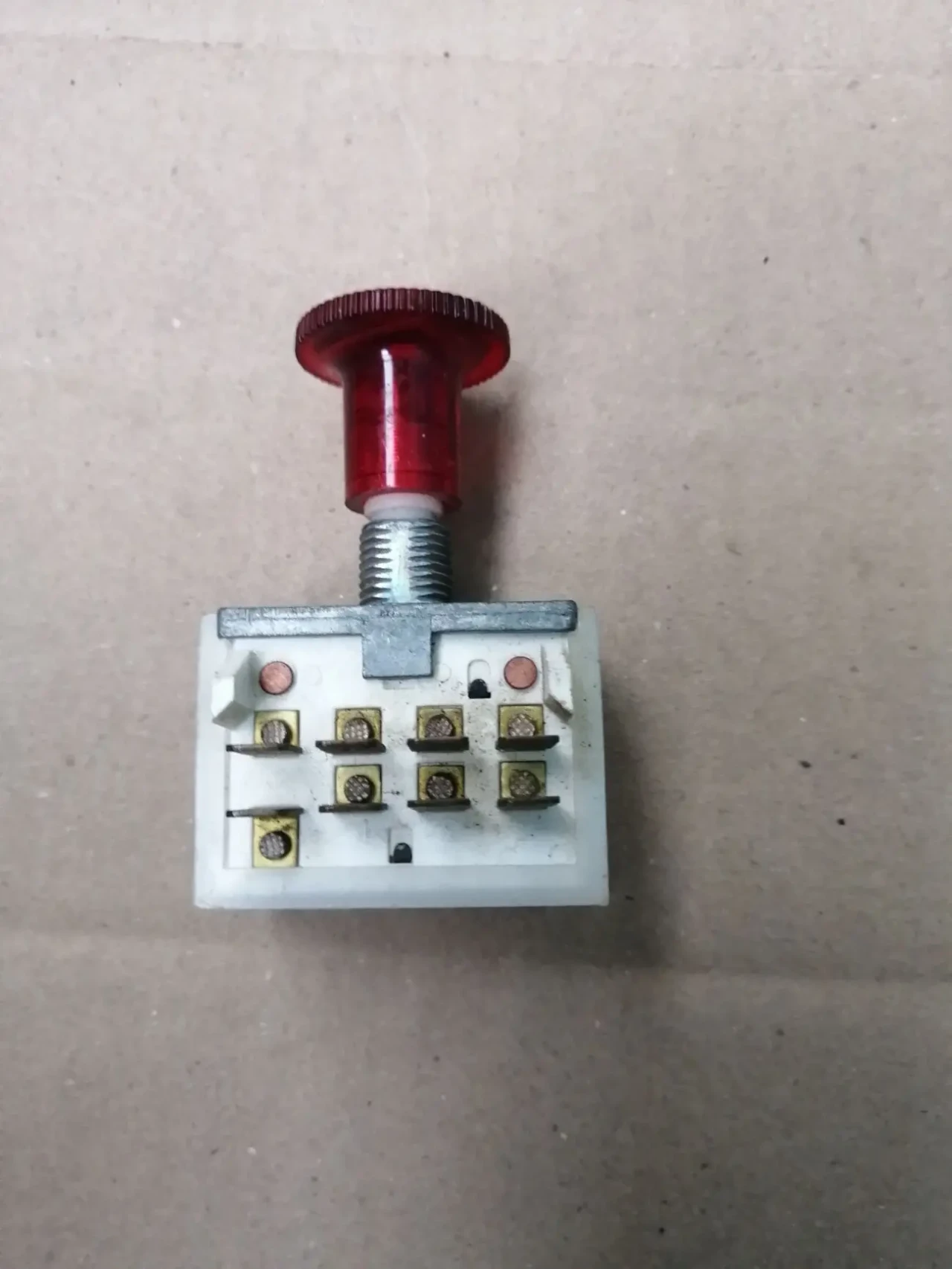 Кнопка аварийной сигнализации газ 24, 52, 66, уаз, новая ссср 4