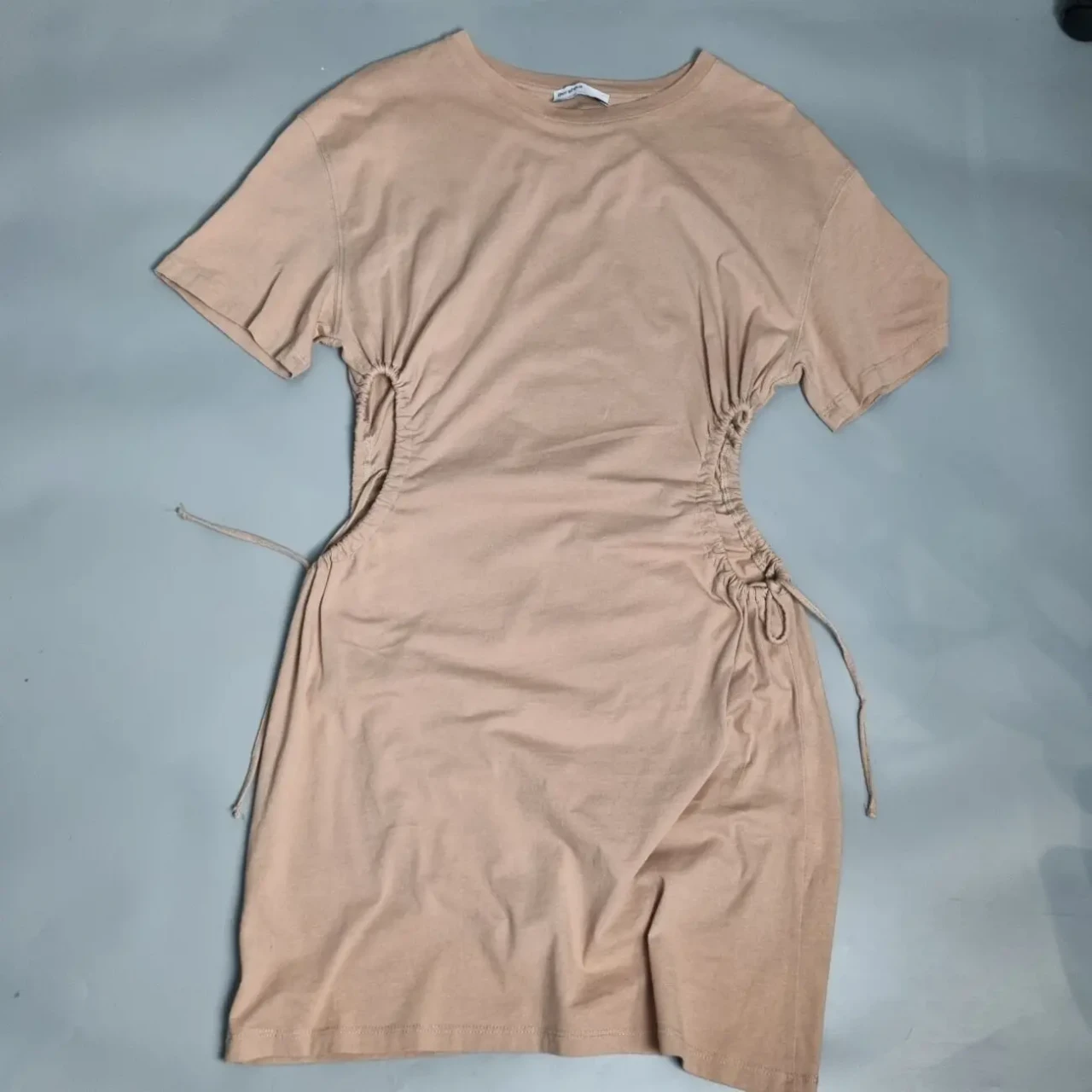 Сукня з вирізами bershka 4