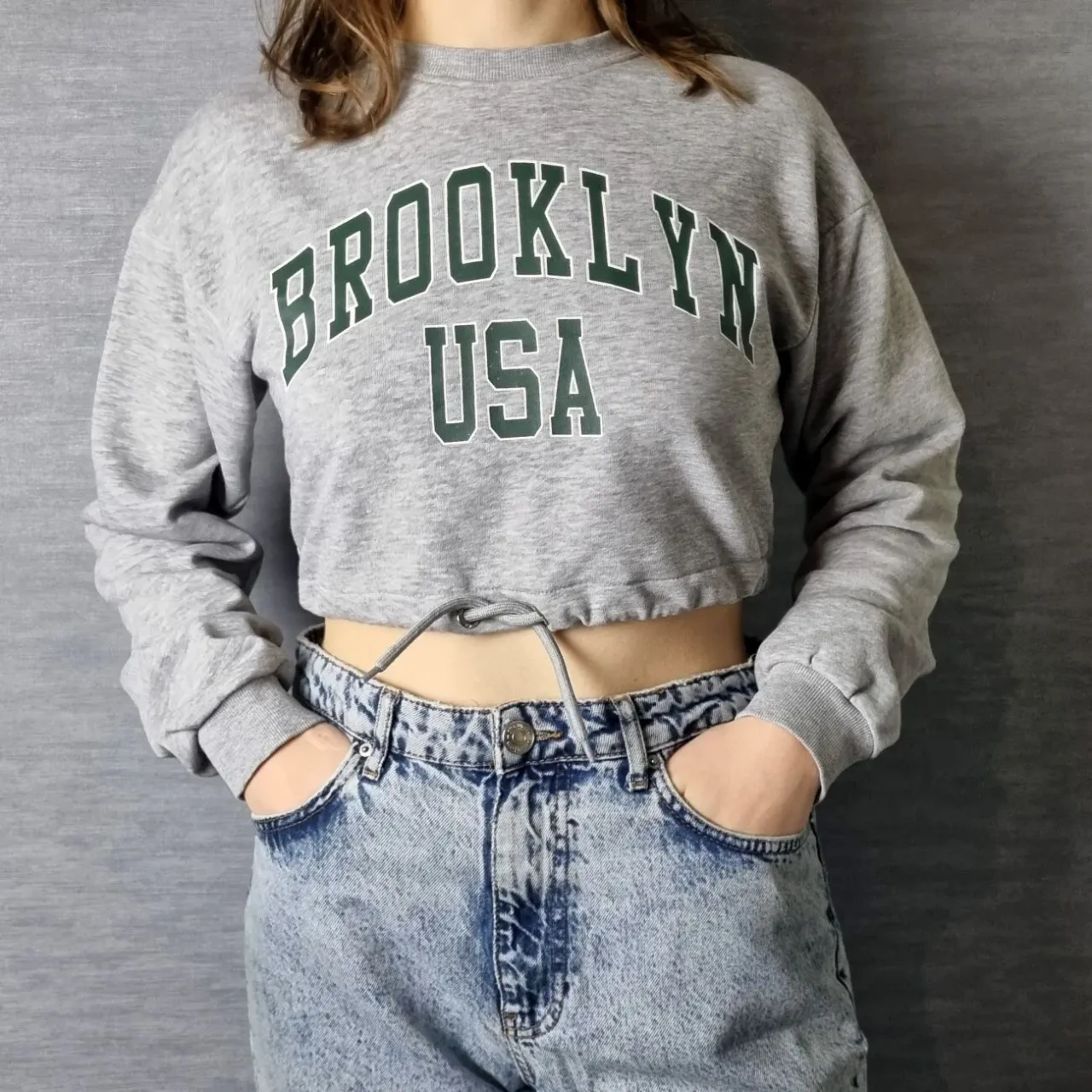 Укорочена світшот brooklyn від bershka