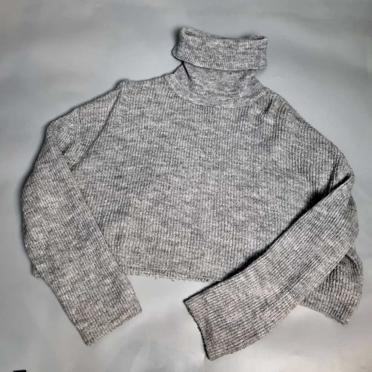 Светр жіночий сірий від stradivarius 6