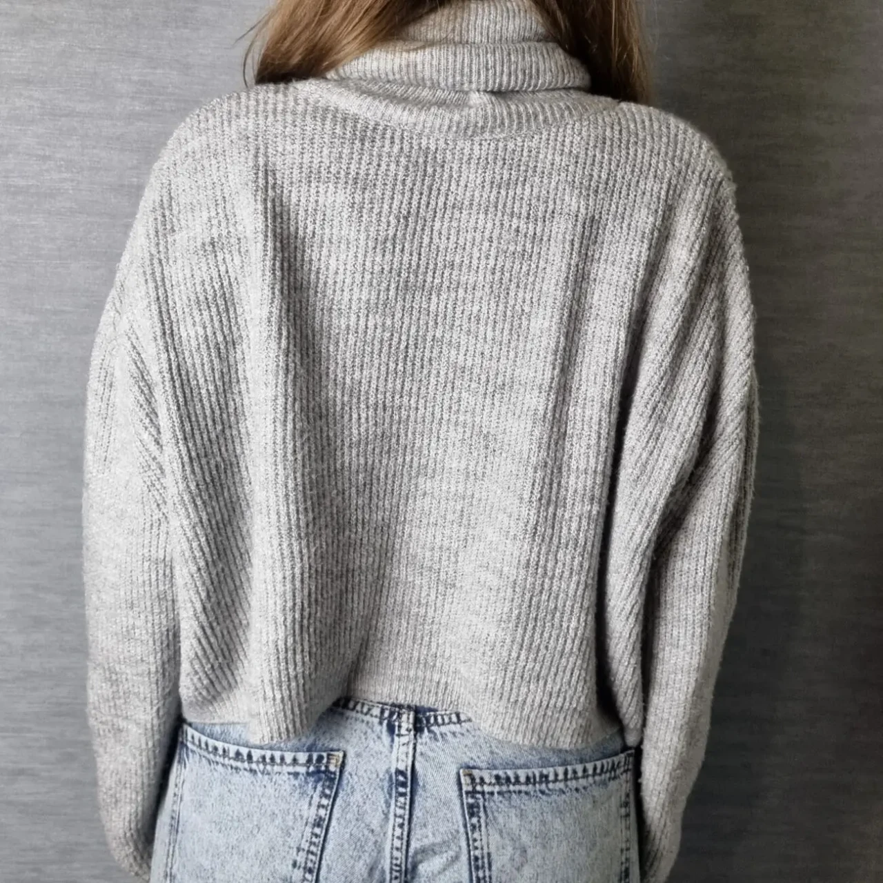 Светр жіночий сірий від stradivarius 5