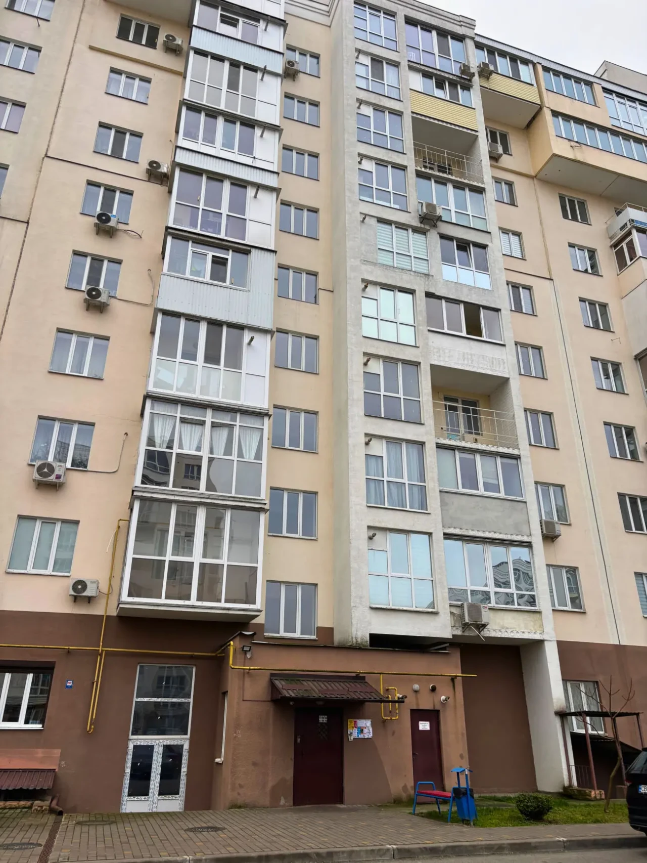 Трьохкімнатна квартира студія, р- Масани 5