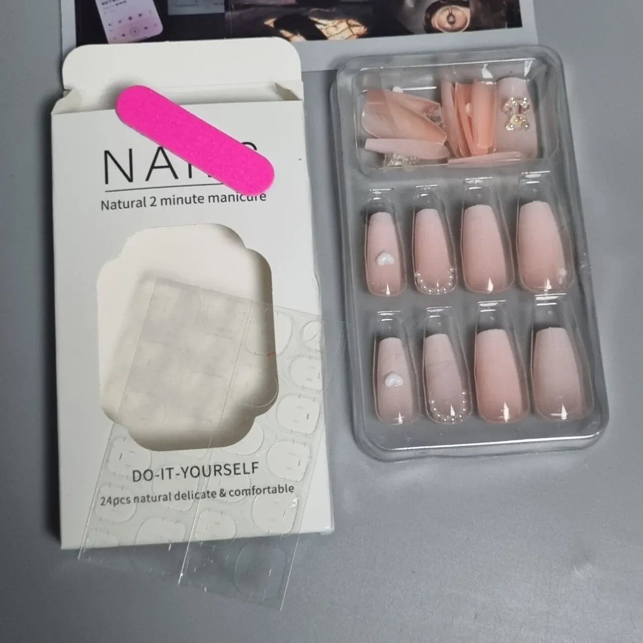 24 шт. накладні нігті з 3d-декором у вигляді сердечок і мишки 3