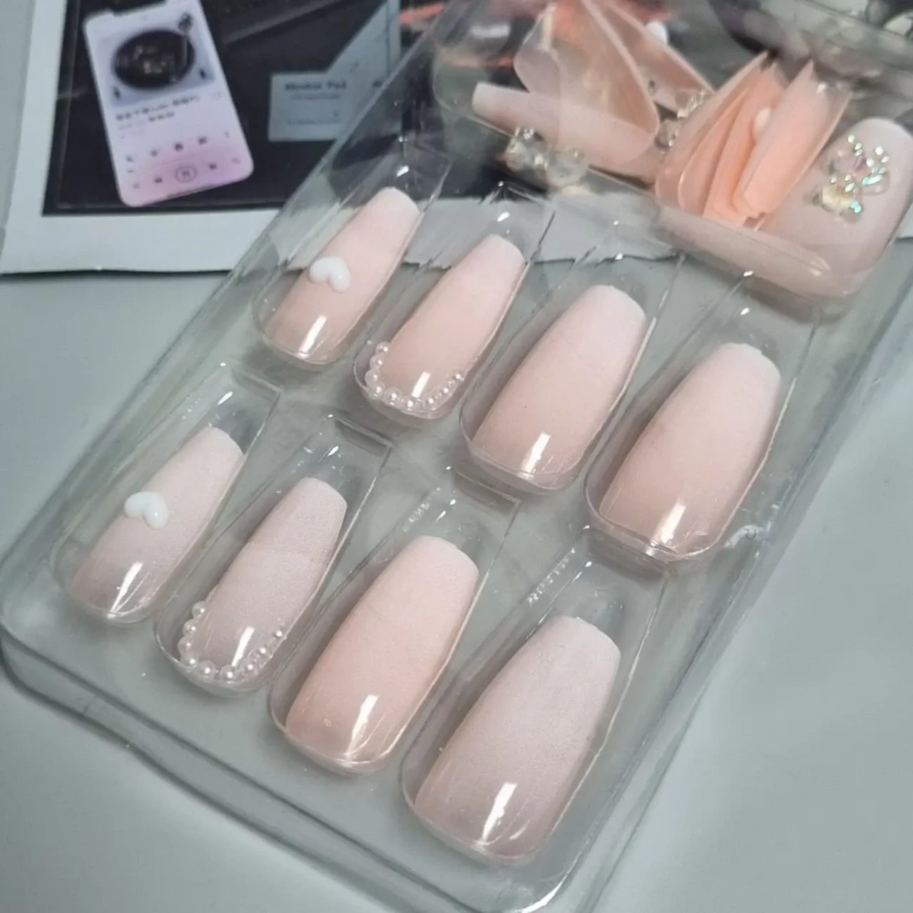 24 шт. накладні нігті з 3d-декором у вигляді сердечок і мишки 6