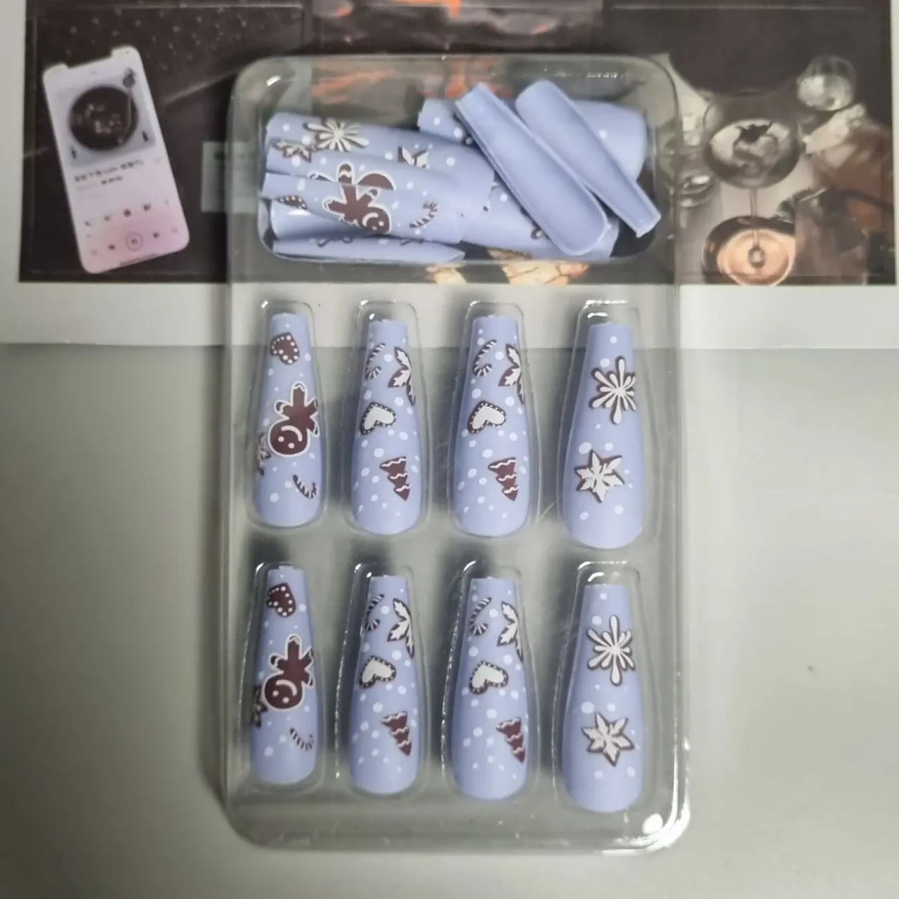 24 шт. накладні нігті зі сніжинками та дизайном пряникового чоловічка 4