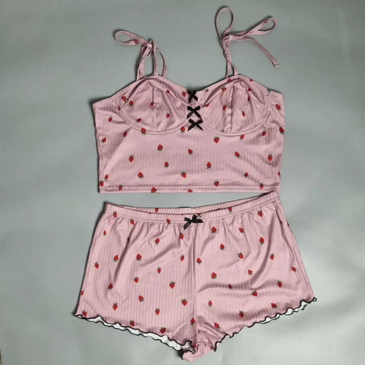 Піжама жіноча рожева з принтом полуничок