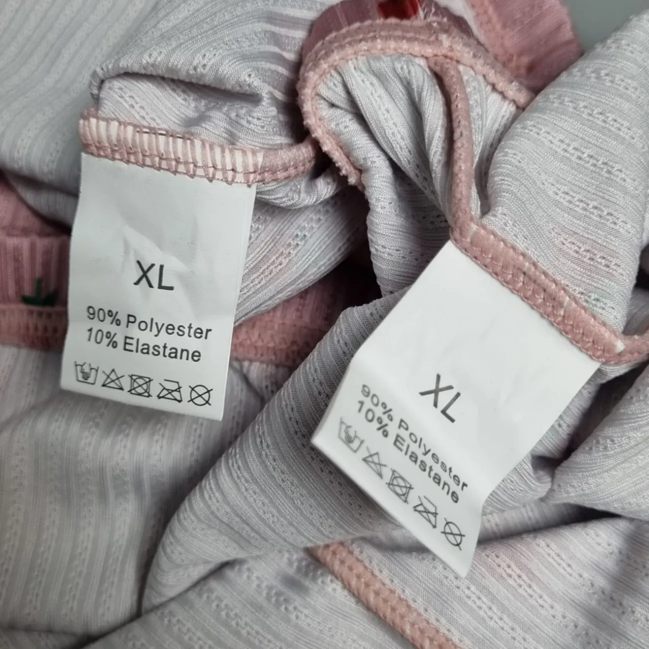 Піжама жіноча рожева з принтом полуничок 9