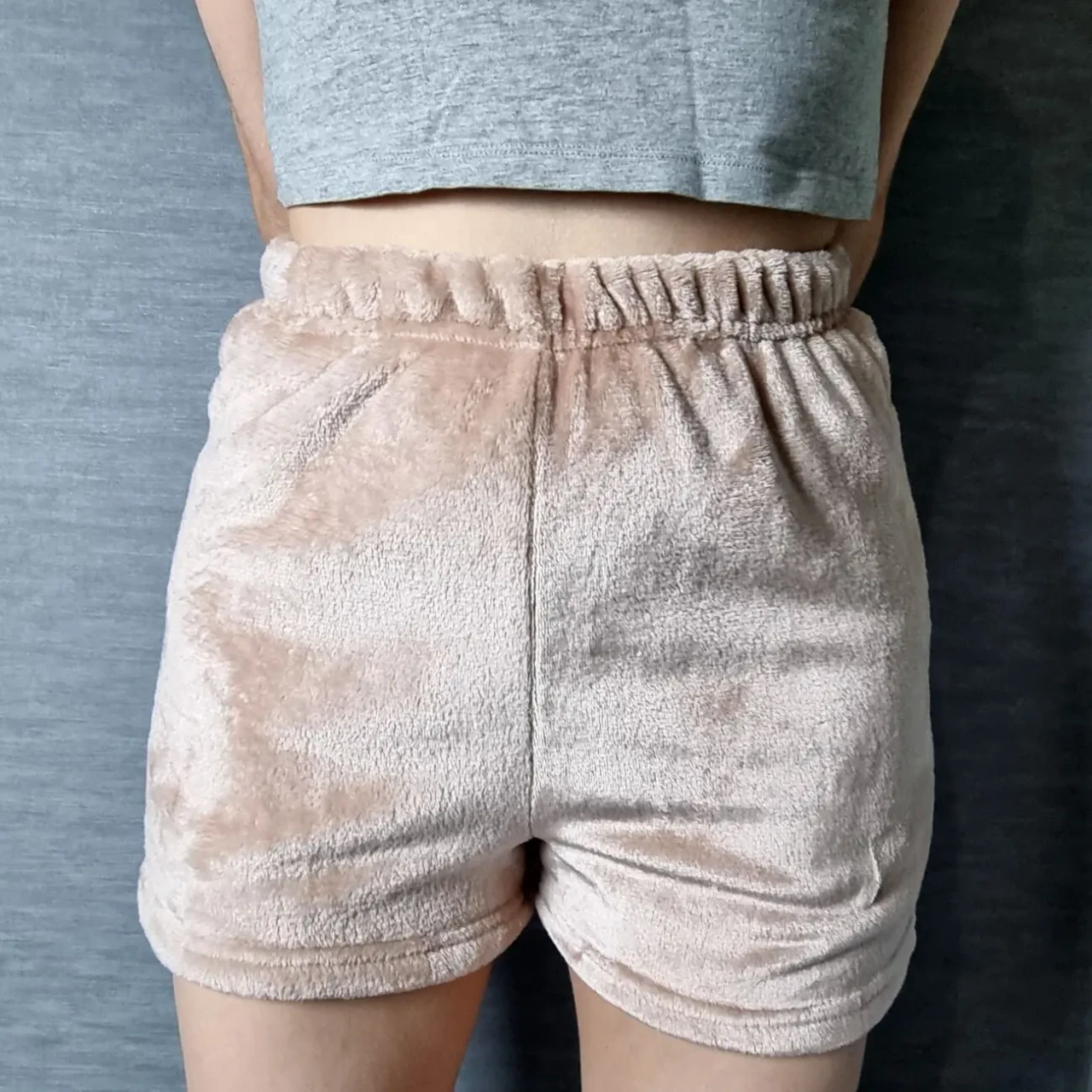 Жіночі персикові піжамні шорти з велсофту