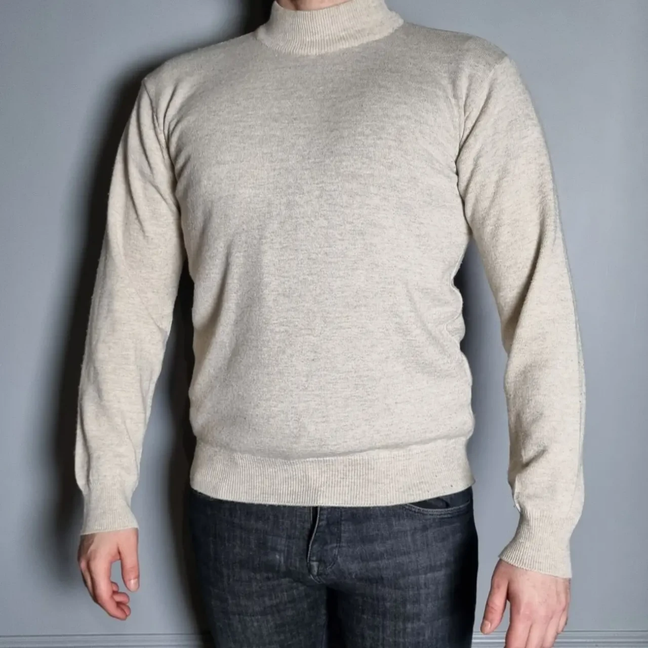 Базовий светр для чоловіків бежевого кольору, розмір l 3