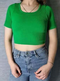 Базовий кроп-топ із коротким рукавом