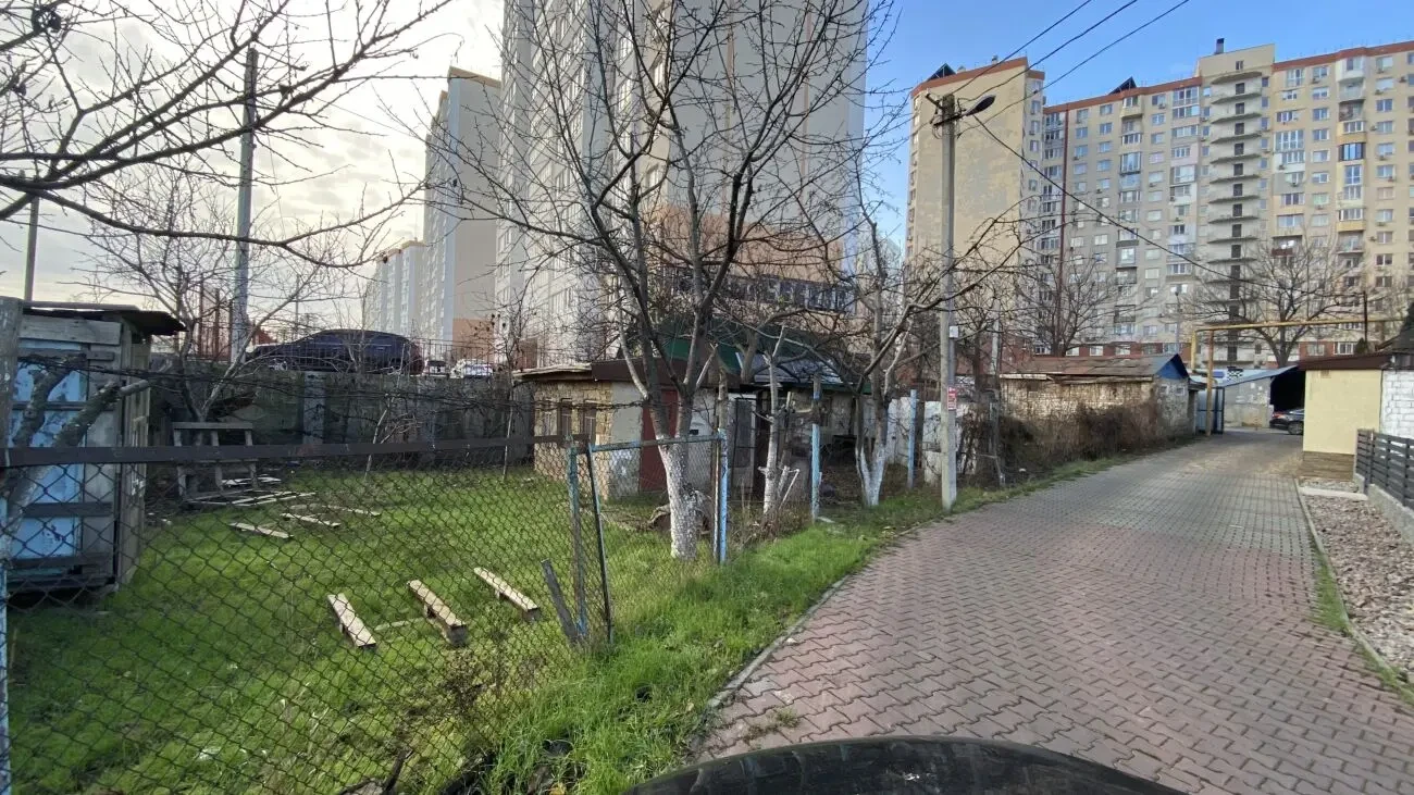 Продам участок с ветхим домом 3.5 соток