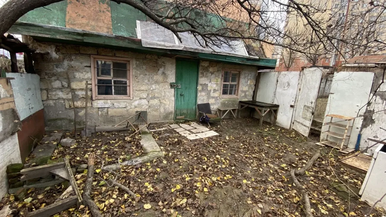 Продам участок с ветхим домом 3.5 соток 6