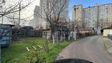 Продам участок с ветхим домом 3.5 соток