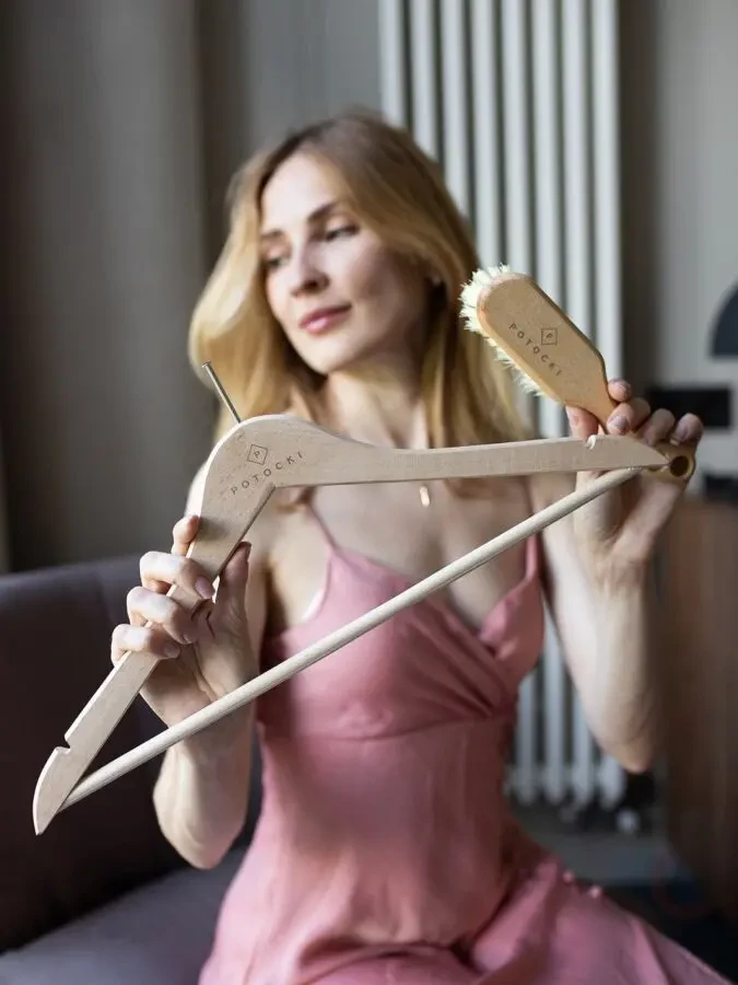 Брендовані вішаки 4