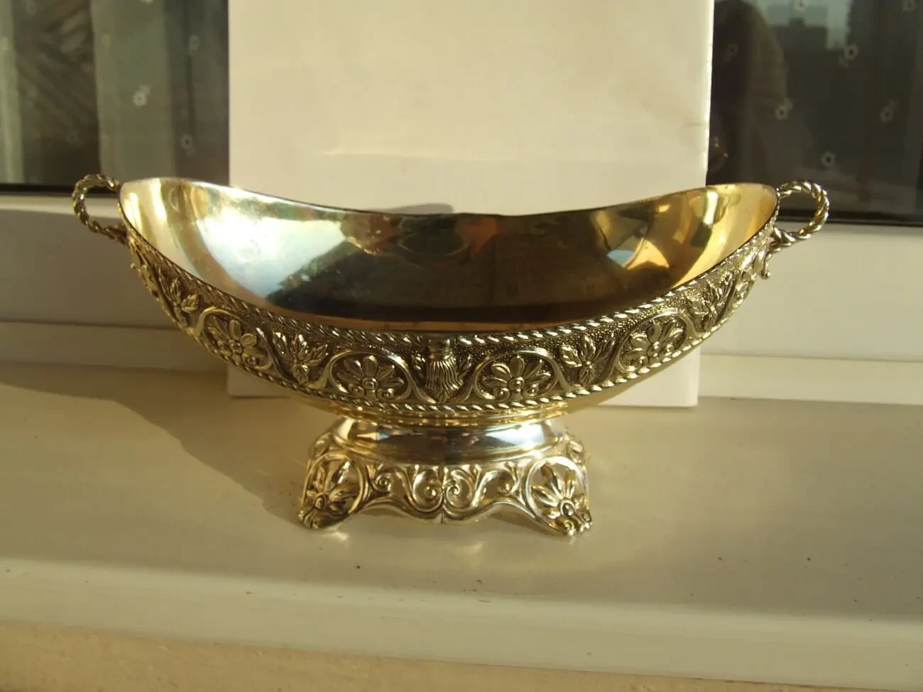 Лодь цукерниця роз. 26х10 см. Европа 1990 рр. вага 400 гр.