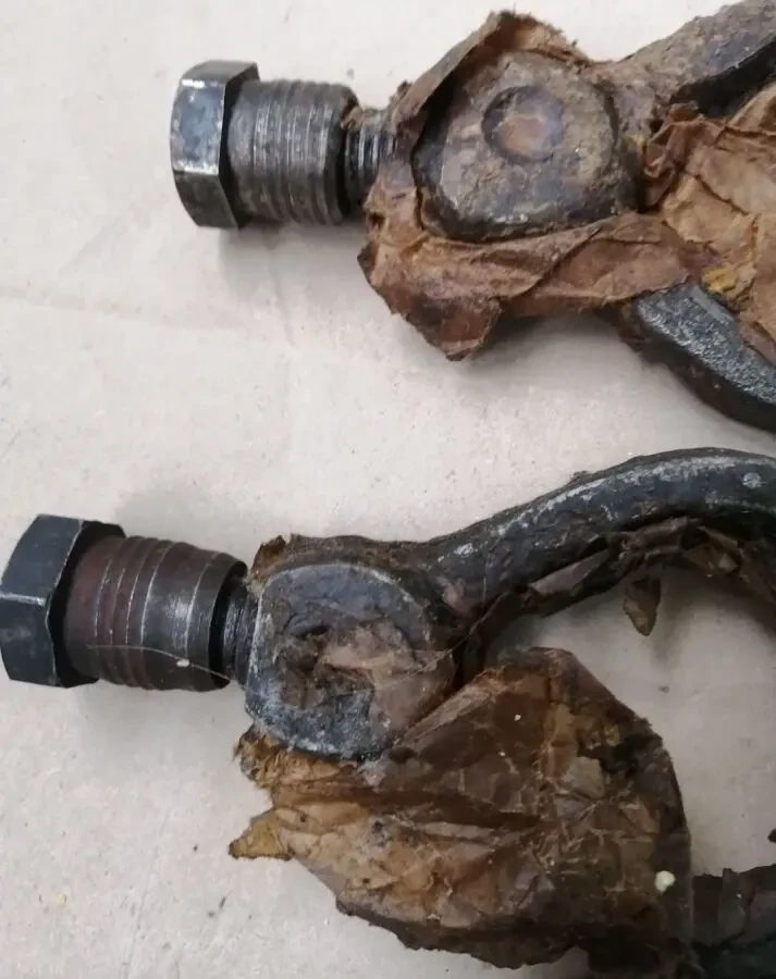 Ось верхнего рычага москвич 407, новая ссср 3