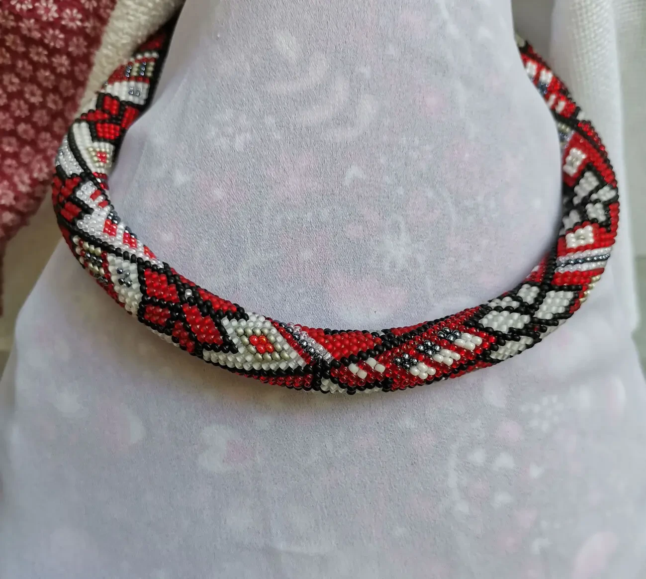 Прикраса із бісеру кольє-джгут Всесвiт 4