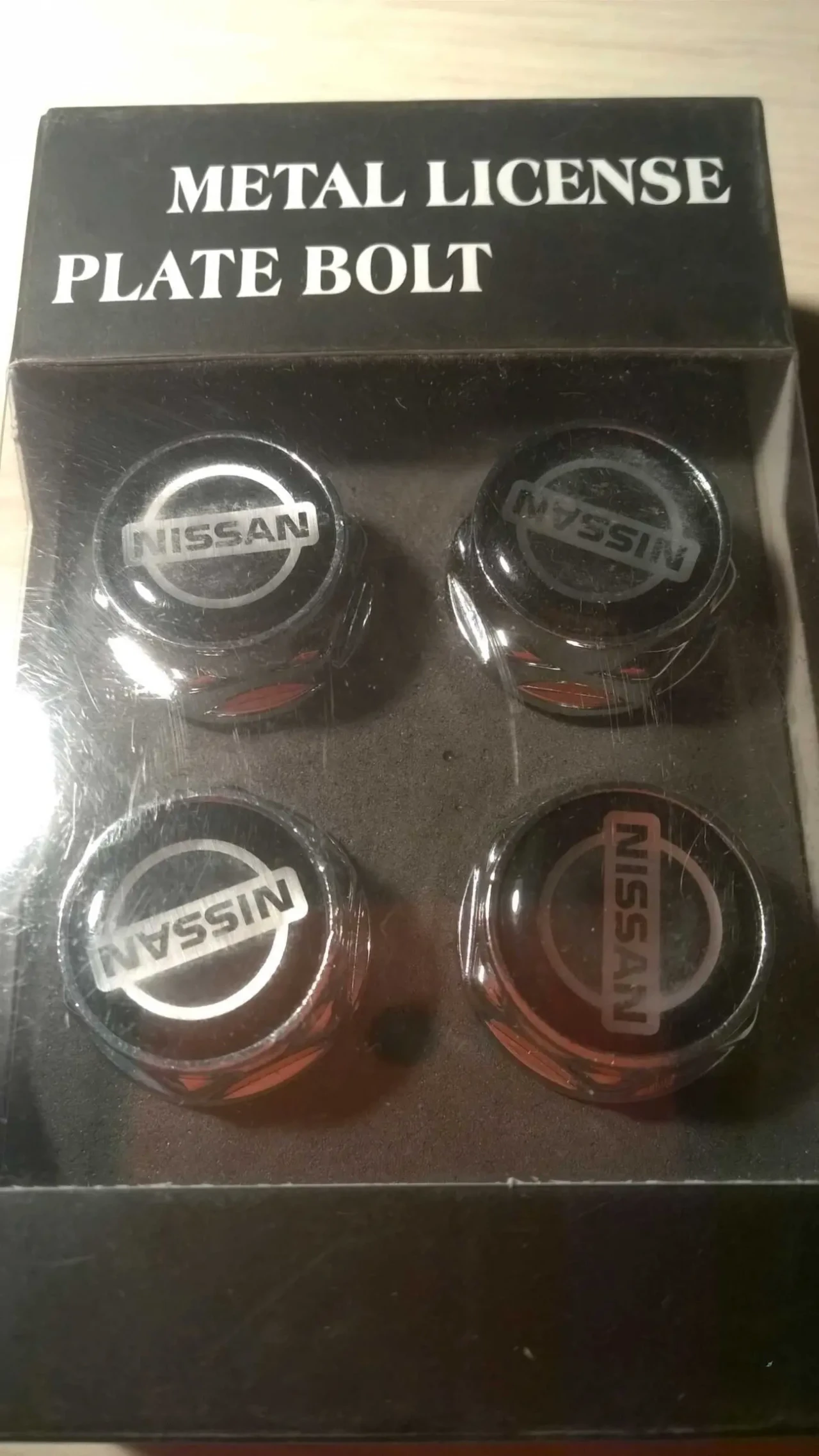 крепеж номерного знака nissan