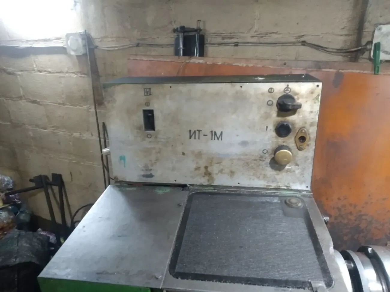 ИТ 1М универсальный токарно-винторезный станок