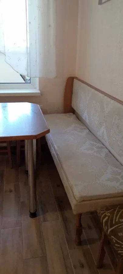 Здам 1-у квартиру біля метро 3