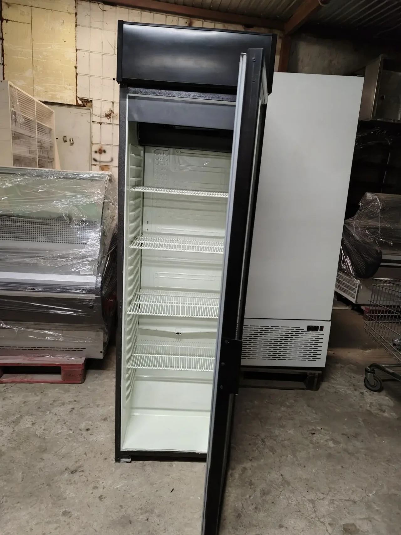 Холодильна шафа вітрина, шафа холодильна, холодильна вітрина 2