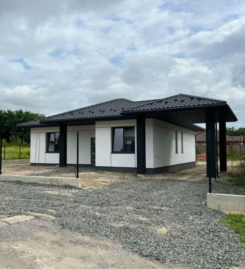 Продаж сучасного будинку у передмісті Луцька