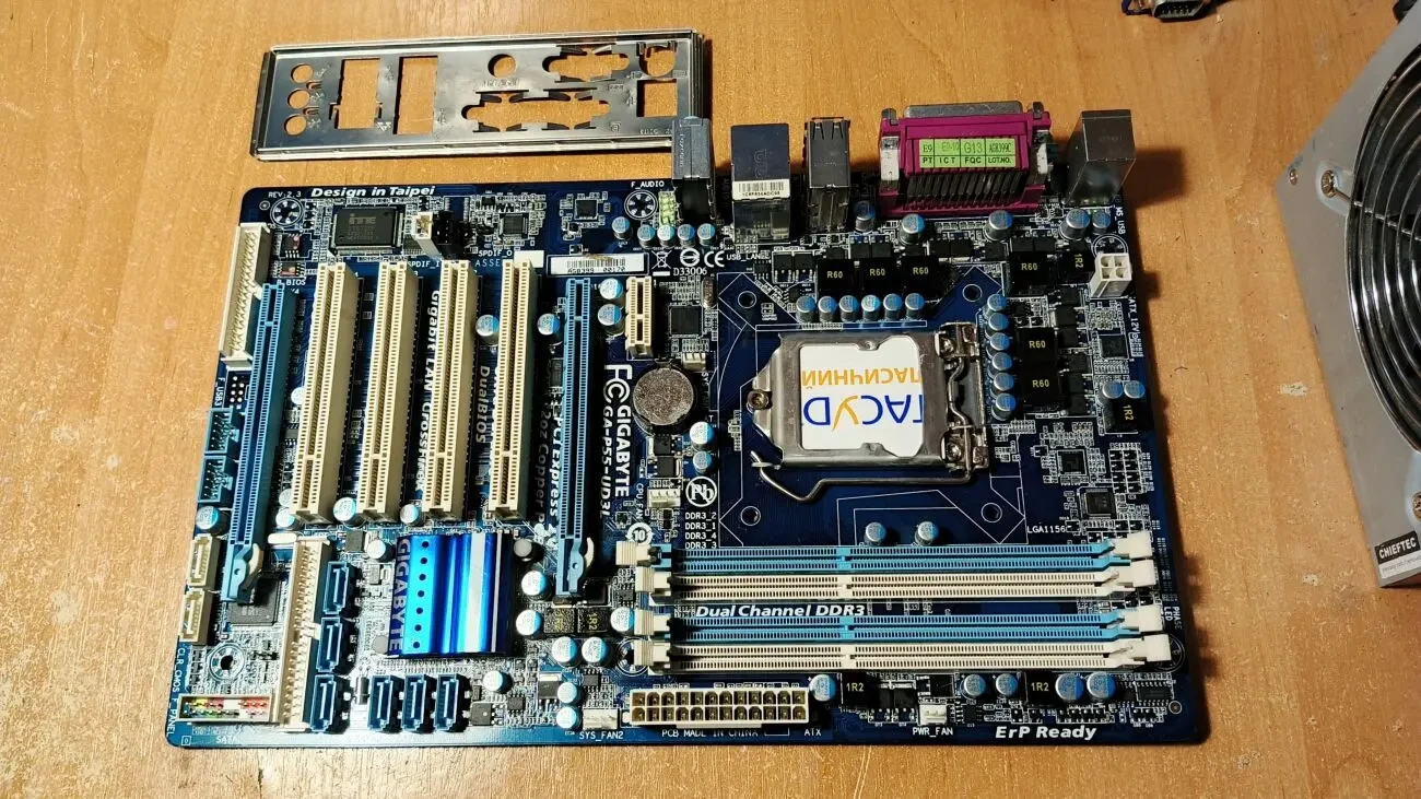 Материнская плата Gigabyte GA-P55-UD3L (s1156, P55 Express, PCI-Ex16)