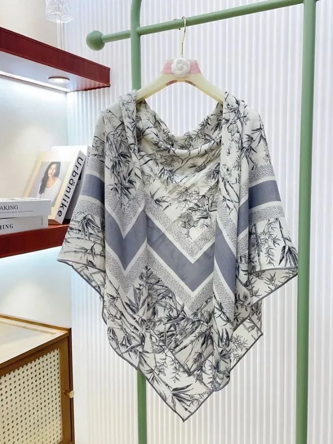 Хустинка Dior 3