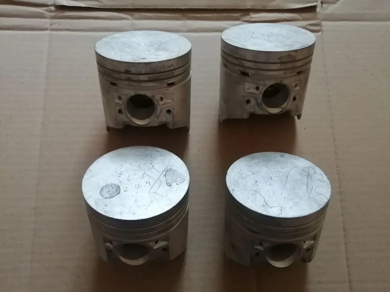 Поршни 76.4 ваз 2101, новые ссср