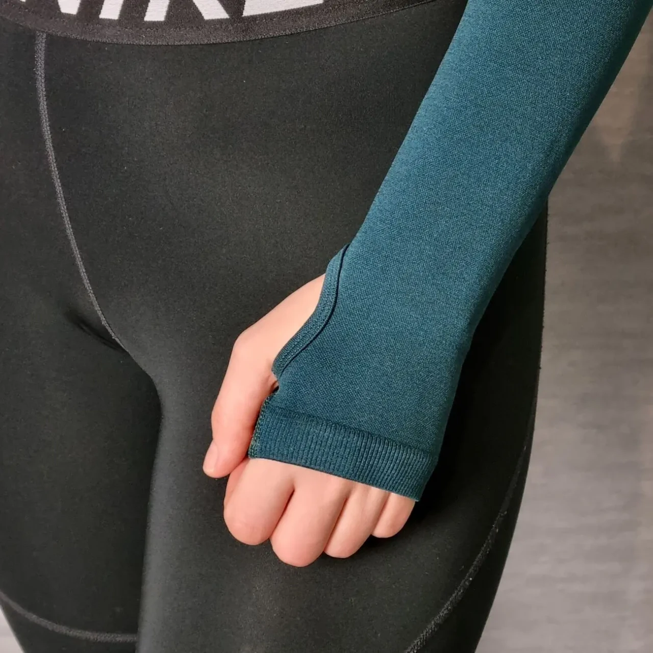 Спортивний кроп-топ women's best, зелений 8