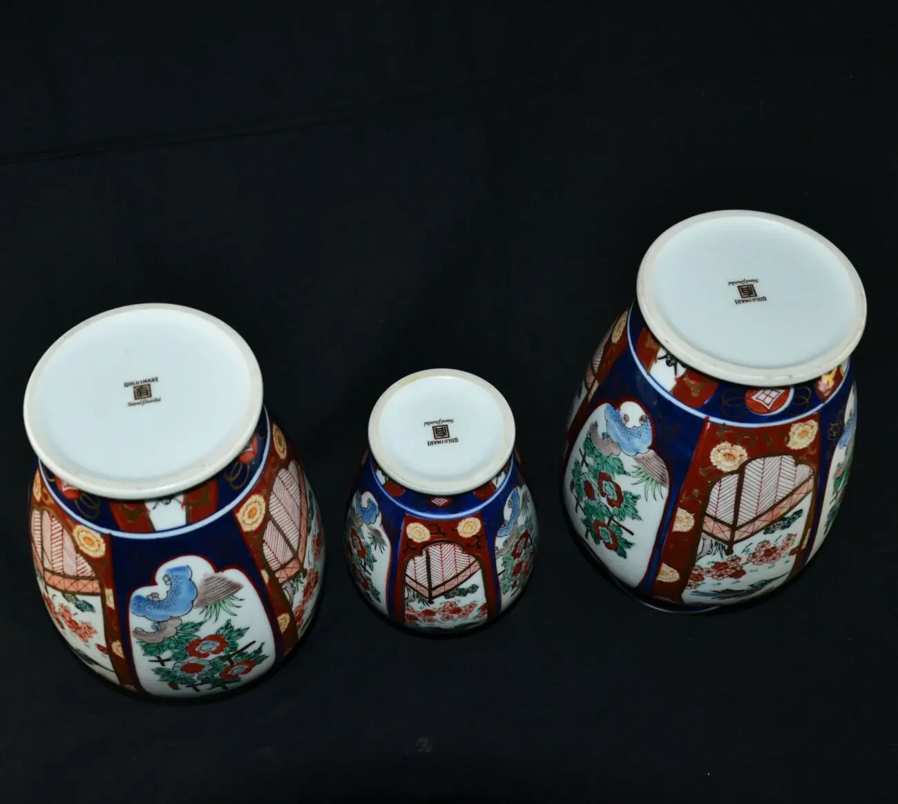 Тройка японских фарфоровых ваз в стиле Имари. 4