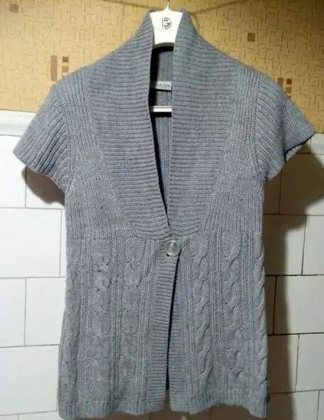 Жилет оригинальный,  кофта туника, приятный серый цвет, 30  шерсти 4