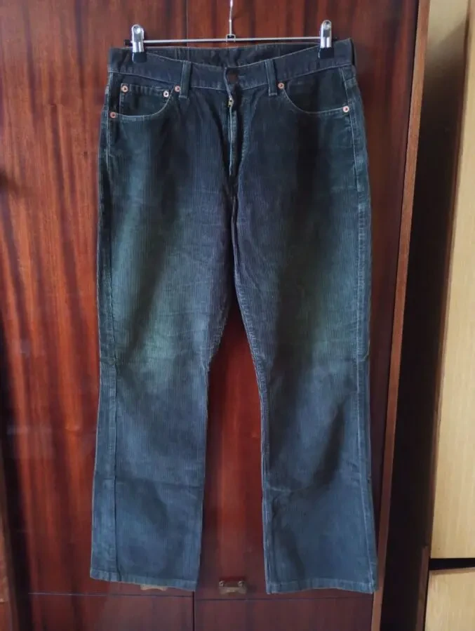 Мужские вельветовые джинсы Levi's - 2 DVD диска в подарок.