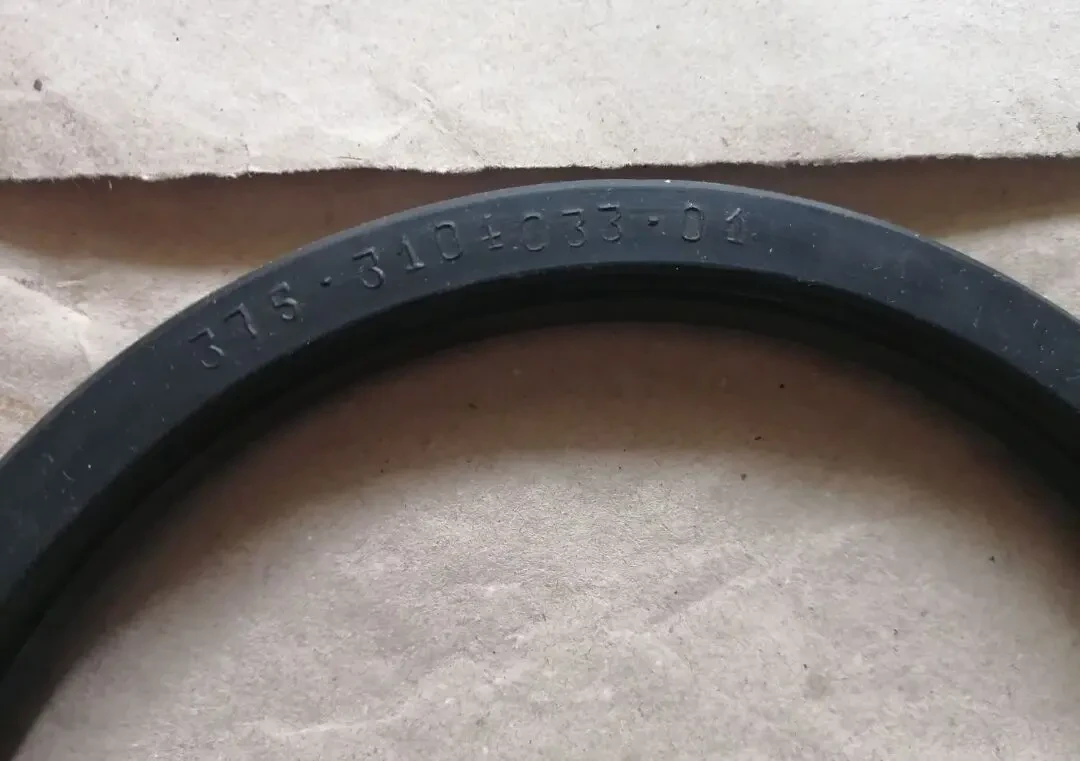 Сальник 375-3104033, задней ступицы урал, новый ссср 2